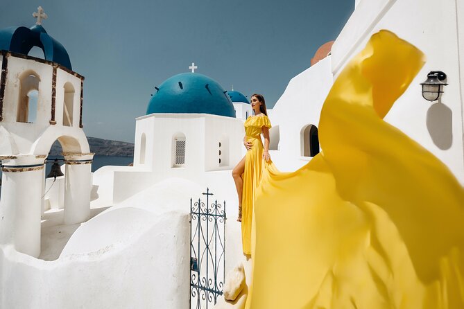 1-Hour Private Santorini Flying Dress Photoshoot - Photo delivery: previews, editing time, and avoiding frustration