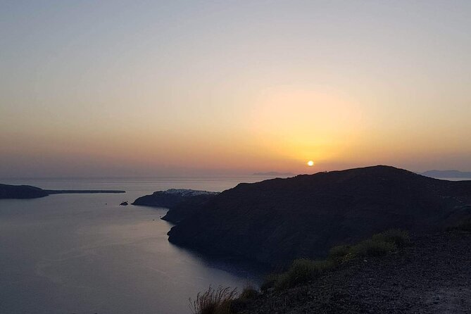 24h Luxury Santorini Transfer or Arrival or Departure one way - Value check: $71.48 per group, and when it makes sense