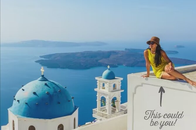4 hrs PRIVATE island tour and photos, Oia and Blue domes - Akrotiri: fortified castle vibes, plus the Duke and the sea in one frame