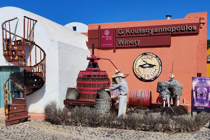 5 Hours Santorini Sightseeing Roundtrip - Red Beach and Perissa, volcano color meets swim time