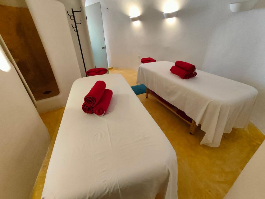 Akrotiri: Aromatherapy Couples Massage - Your massage plan: side-by-side Swedish aromatherapy with two therapists