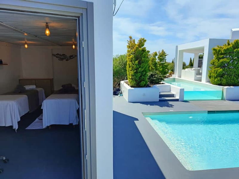 Akrotiri: Aromatherapy Couples Massage - Where you check in, and what that location choice signals