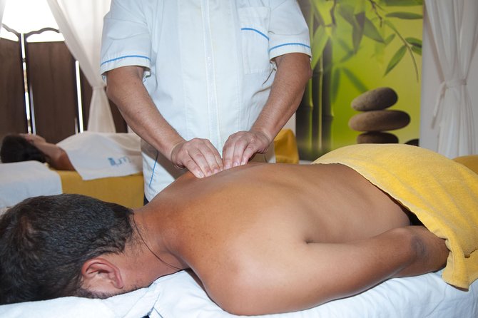 Akrotiri: Couples' Aromatherapy Massage - Aromatherapy Oils: The Mood Boost Part