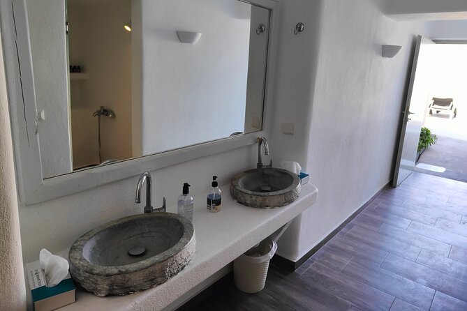 Akrotiri: Couples Massage & Pool Day Access - Where Akrotiri Zen Spa fits into your Santorini plan