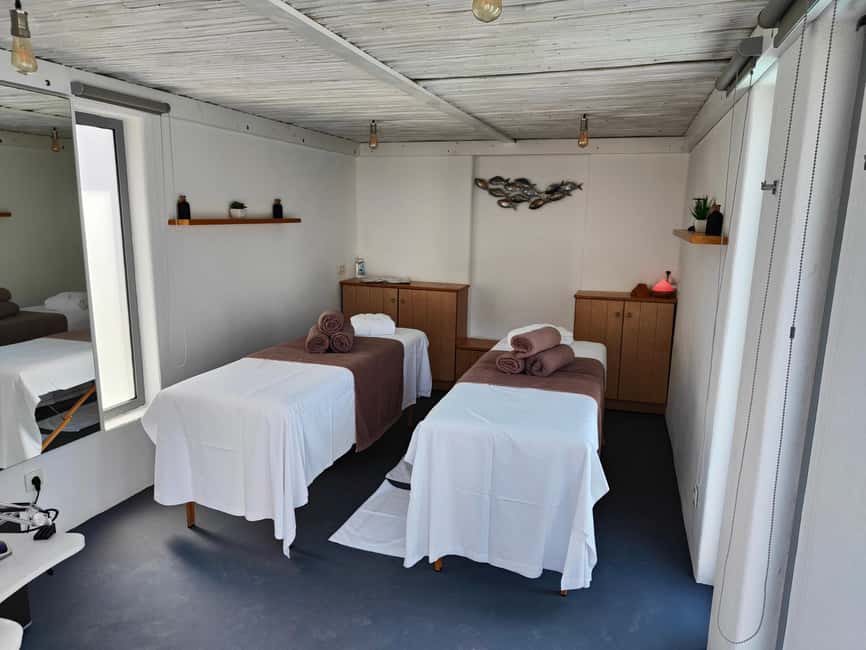 Akrotiri: Departure Day Spa Package Wine/Fruits/Pool Access - Pool Access First: Sunbeds, Showers, and Real Last-Day Comfort
