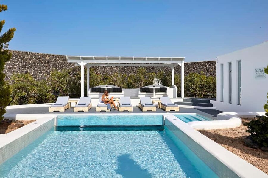 Akrotiri: Departure Day Spa Package Wine/Fruits/Pool Access - Who This Akrotiri Departure Day Package Is Best For