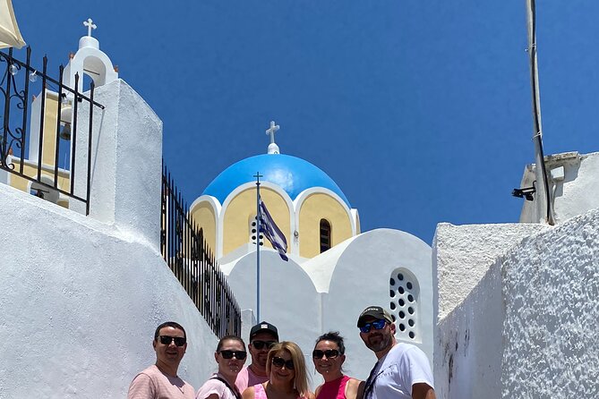 Authentic Greek food tapas and wine tasting - Cave village - Guides Emmy and Alexandra: the difference between eating and learning