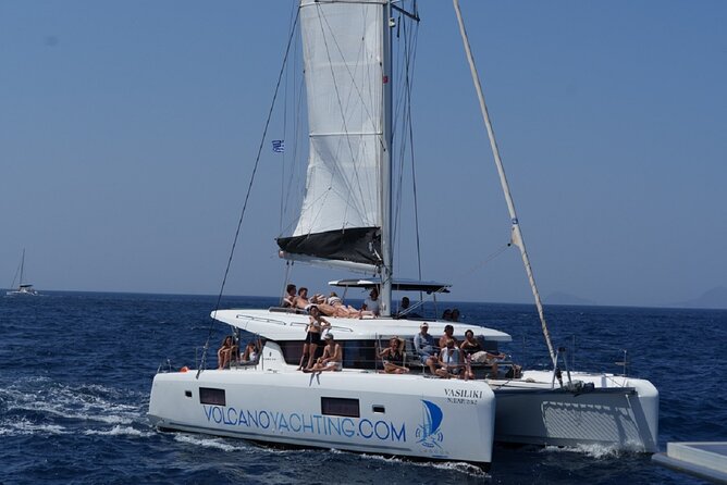 Caldera Cruise with Swim Stops, BBQ on board and drinks! - Pickup and Getting to the Port Without Drama