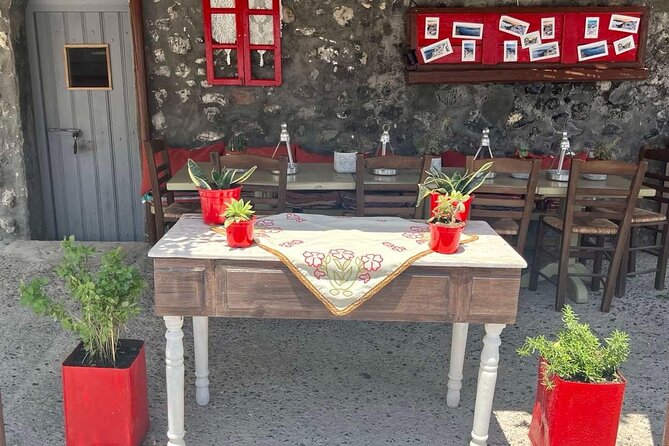 Cooking Class in Traditional cave house in Santorini! - Where the time goes in a 3-hour experience