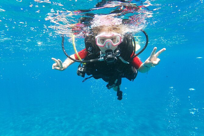 Discover Scuba Diving in Santorini - Meeting Navy’s Waterworld in Kamari (and Getting Set Up)