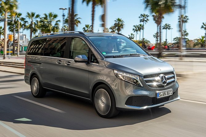 Economy Departure Transfers To Santorini Airport - Meeting your driver: luggage help, easy handoffs, and group size