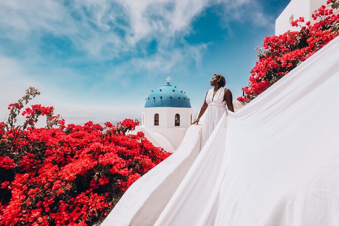 Exclusive Santorini Flying Dress Photoshoot with Pickup - Pickup in a 9-seater van or Range Rover: why it matters in Santorini