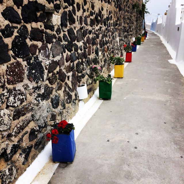 Fira: Guided Foodie Walking Tour with Tastings - Honey, loukoumades, and the dessert sweet spot