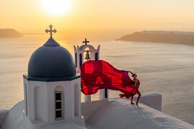 Flying Dress Photoshoot in Santorini by Flying Dress Photo © - Key things that make this photoshoot special