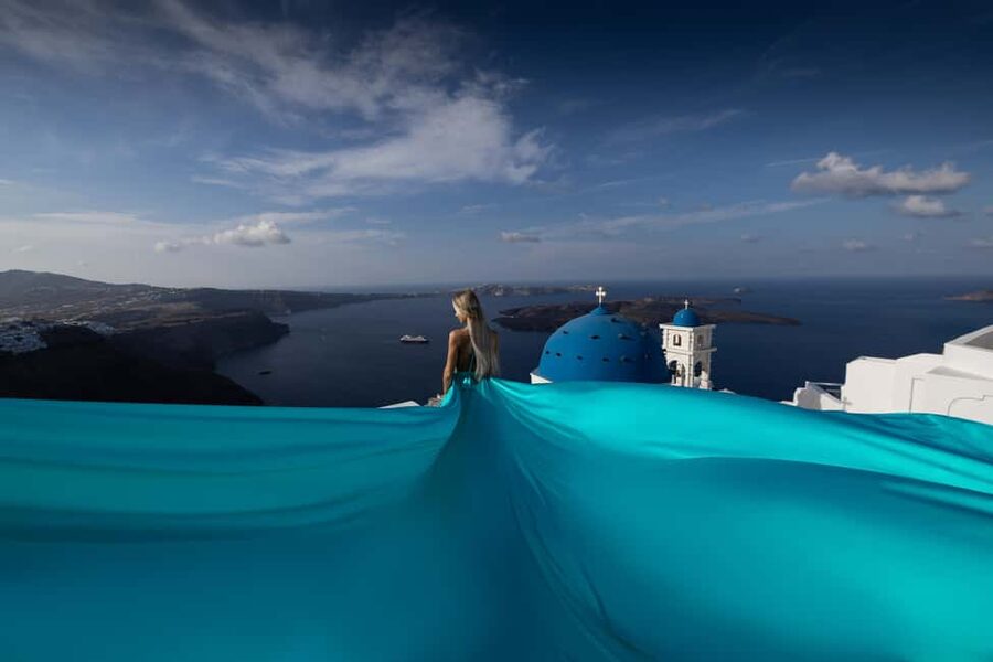 Flying Dress Photoshoot Santorini - The Photo Session Itself: Posing, Angles, and the Flying Moment