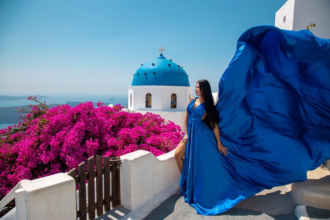 Flying Dress Photoshooting Santorini - Santorini in 30 Minutes, With a Photographer on the Cliffs