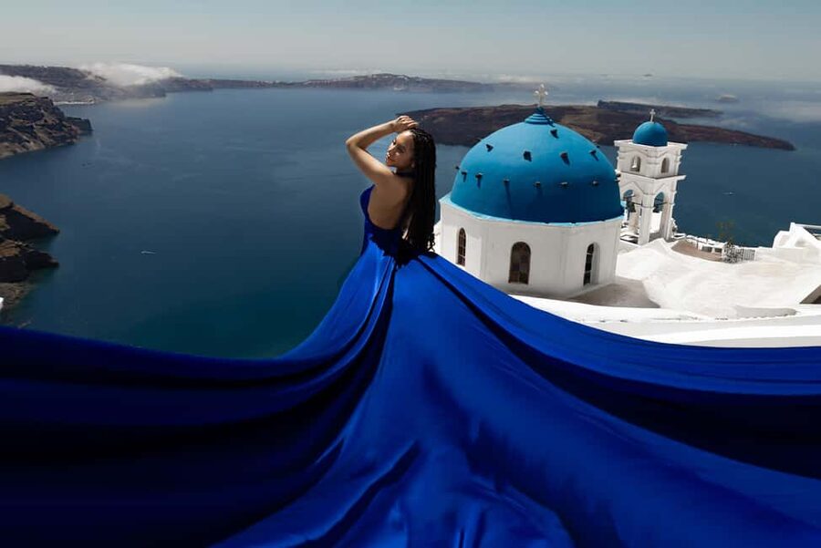Flying Dress Santorini - The meeting point choices around Buddha-Bar