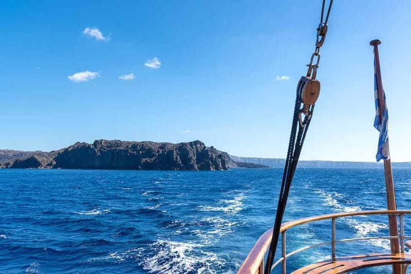 From Santorini: Volcano Cruise With Oia Sunset - Key Things You’ll Notice On This Santorini Day