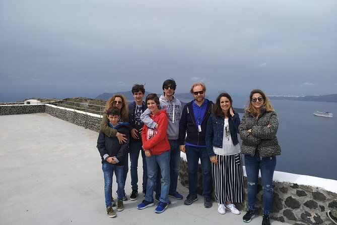 Full Day Private Tour to Santorini - Oia: the famous village without losing the day