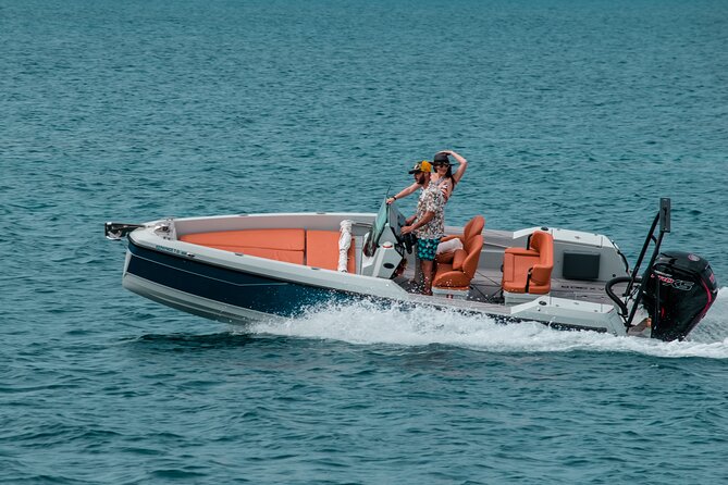 Full Day Rental in Santorini with Saxdor Luxury Boat - Price and value: what $578.80 for up to 5 really buys you