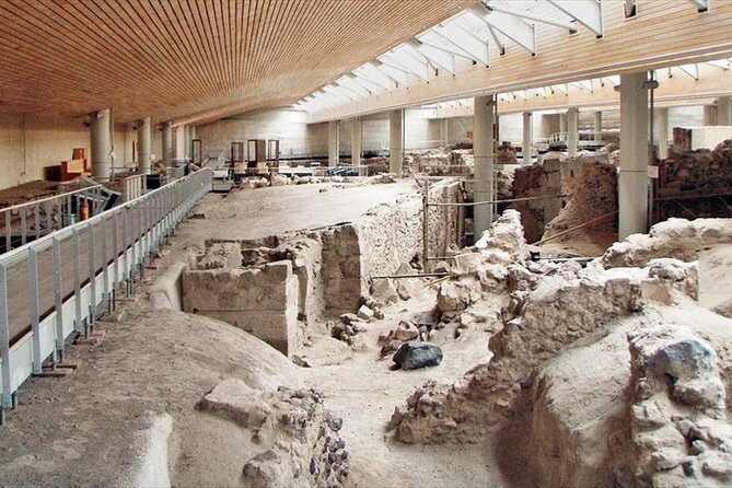 Guided Tour to the Akrotiri Archaeological Site in Santorini - Why Akrotiri feels different from other Santorini stops