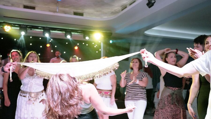 Kamari: Greek Show, Buffet Dinner, and Drinks at Dimitris - The show starts at 21:00, live music you can feel