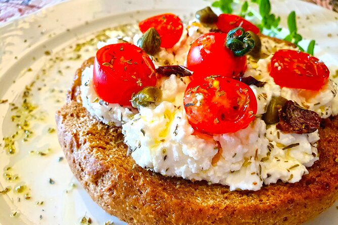Miss Anna Santorini Cooking Class - The welcome spread: appetizers and drinks first