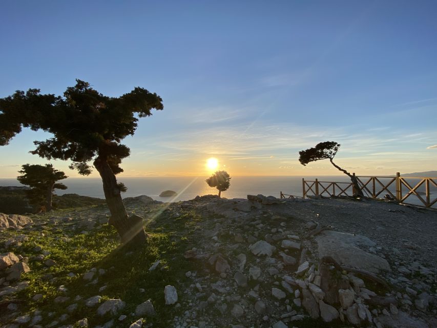 Monolithos: Small Group Hike and Sunset at Monolithos Castle - Gear and Pace: What I’d Pack for This 10 km Route