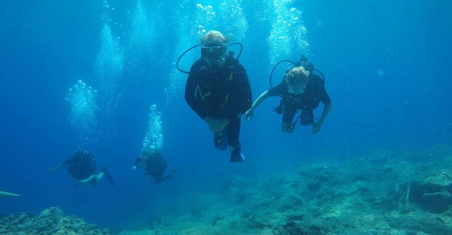 Oia: 2 Guided Scuba Dives off Santorini for Certified Divers - Oia’s half-day scuba plan, and why it’s built for real conditions