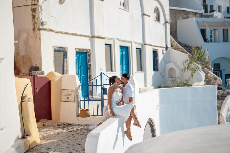 Oia: Couple photoshoot with 30 edited Photos - How Your Shoot Actually Runs in Oia