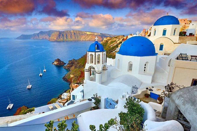 Oia Sunset Roundtrip Transfers - The Ride Itself: Air-Conditioned Comfort and Onboard Audio