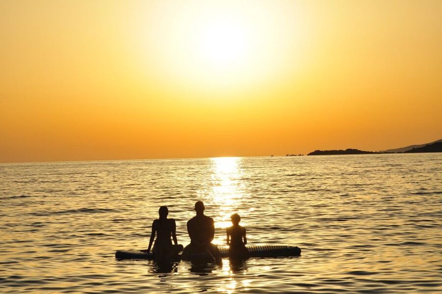Paddle Board Rental: Glide on the Water with Ease - Key things to know before you rent a paddleboard