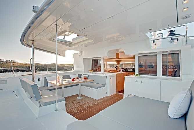Premium Santorini Private Day Tour Elba 45, BBQ, drinks, transfer - Food and Drinks That Keep the Day Satisfying (Not Just Pretty)