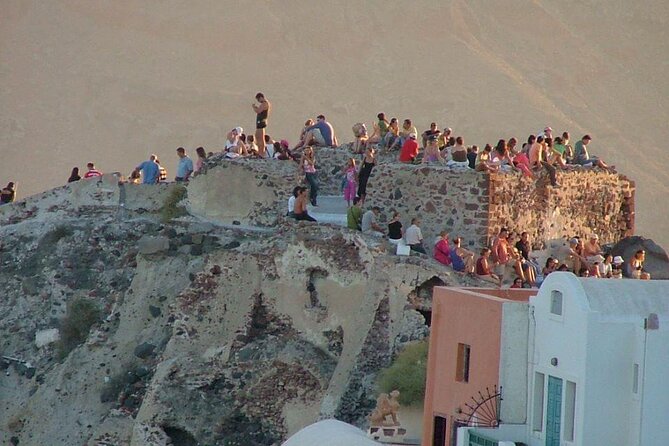 Private 6 hour guided tour in Santorini !!! - Your time in Oia: blue domes, viewpoints, and a smarter walking rhythm