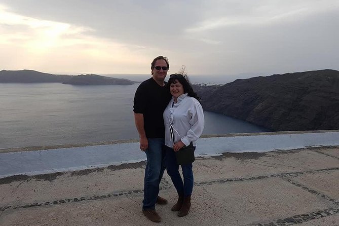 Private 8h tour on Santorini - Imerovigli and Skaros rock: photos with a little more breathing room
