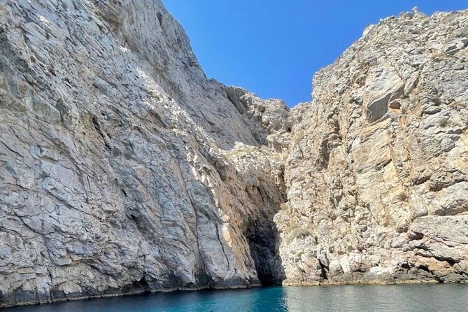 Private Caldera Cruise with Motor Yacht in Santorini - Why this Elixir caldera cruise feels more personal than big boats