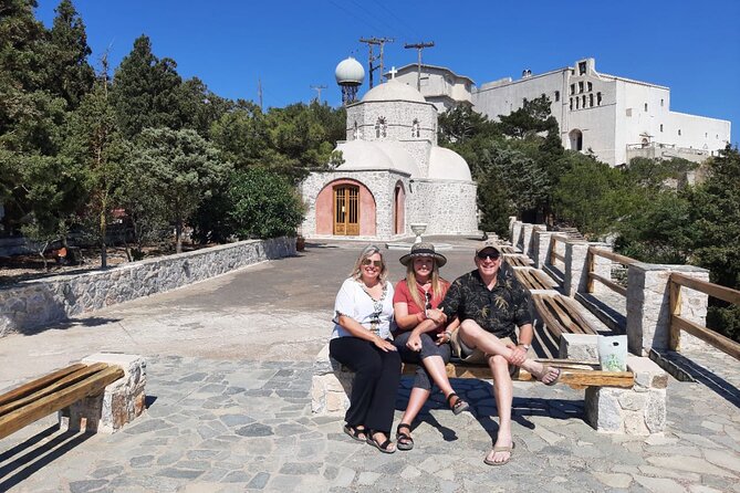 Private Cultural Villages Sightseeing & Akrotiri Excavations - The guide experience: why so many people mention names