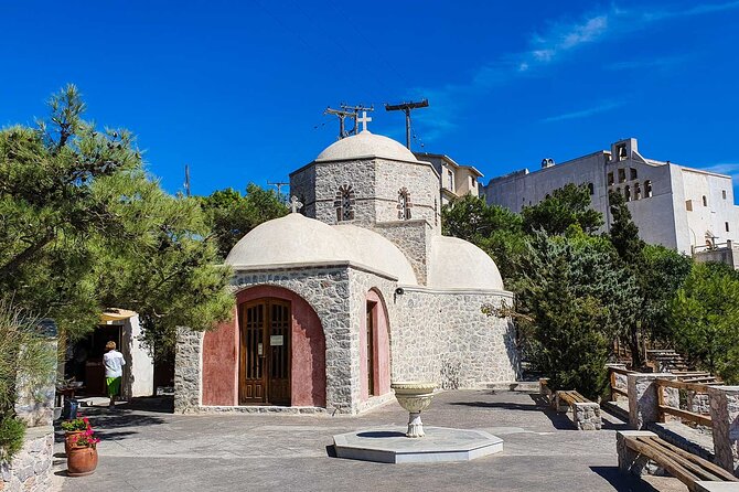 Private Custom Land Tour in Santorini with a Local - A private Santorini highlights tour is the smart shortcut