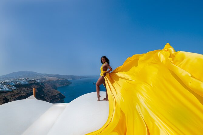 Private Express Flying Dress Photoshoot in Santorini – 30 Minutes - Key points at a glance