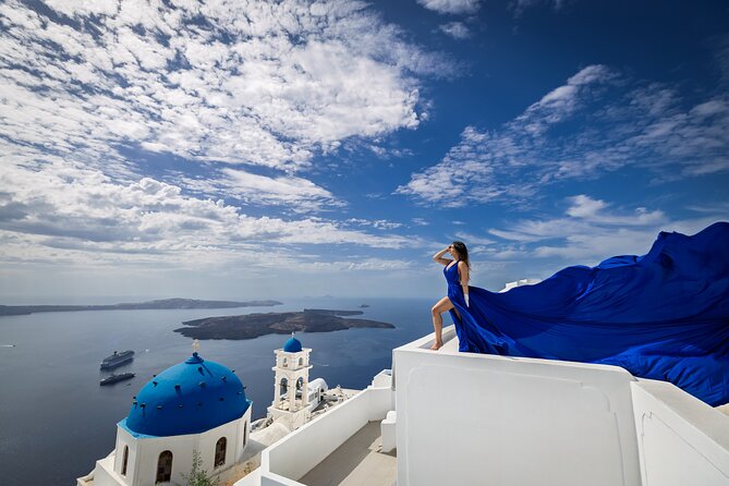 Private Express Flying Dress Photoshoot in Santorini – 30 Minutes - Why this flying dress shoot works so well in Santorini