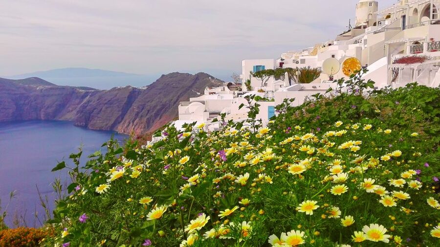 Private Famous Sights Tour with Local Guide in Santorini - Key highlights at a glance