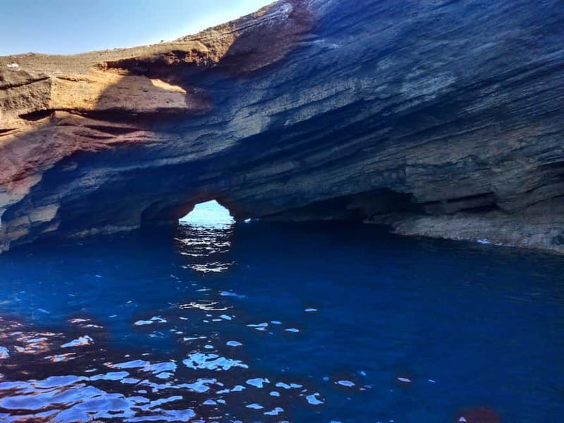 Private, fully customizable cruise in Santorini's caldera - How pickup and the 3-hour timing really work