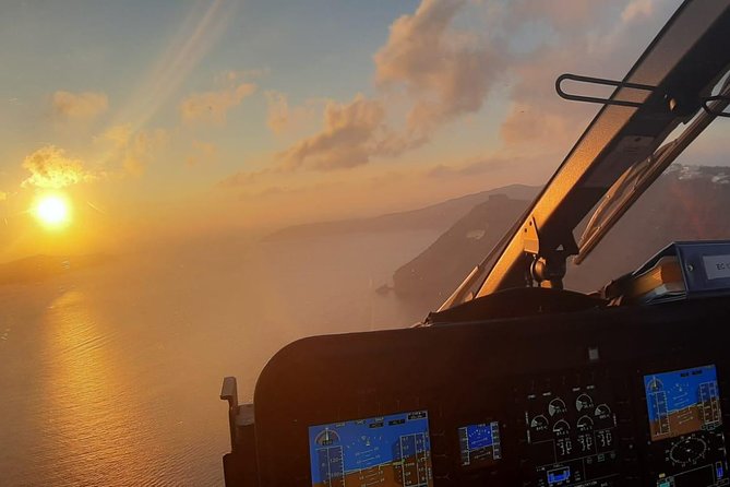Private Helicopter Tour Santorini 30 minutes - up to 4 passengers - Santorini’s caldera by helicopter: what a 30-minute tour really delivers