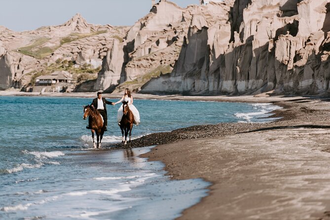 Private Horse Riding Experience in Santorini - Entering the volcanic ride: what makes this Santorini horseback experience special