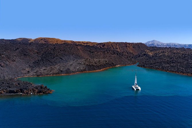 Private Luxury Caldera Cruise with a rich BBQ meal and Open Bar! - Why this private Caldera cruise is built for an easy day