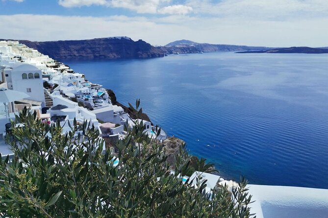 Private Santorini Daytime Wine Tour - Why Santorini’s volcanic wine stops feel different