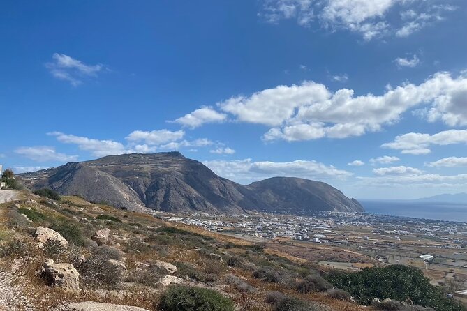 Private Santorini Highlights Tour – Scenic Views & Local Insight - Akrotiri: the southern volcanic edge and caldera views