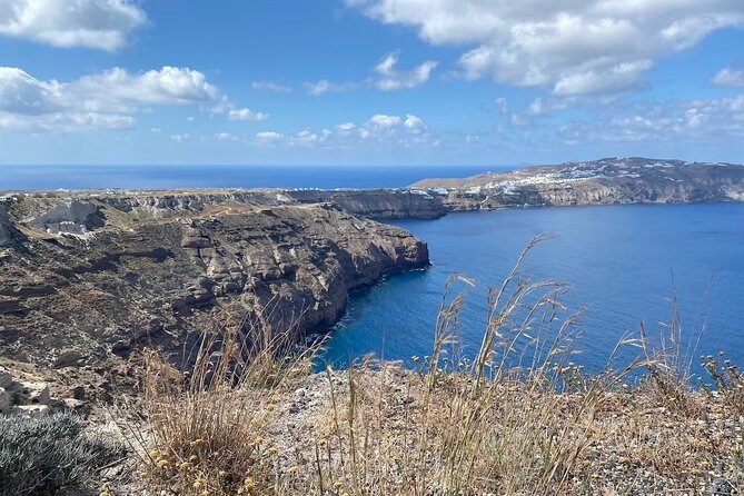 Private Santorini Highlights Tour – Scenic Views & Local Insight - Meeting in Fira, pickup points, and how the day runs