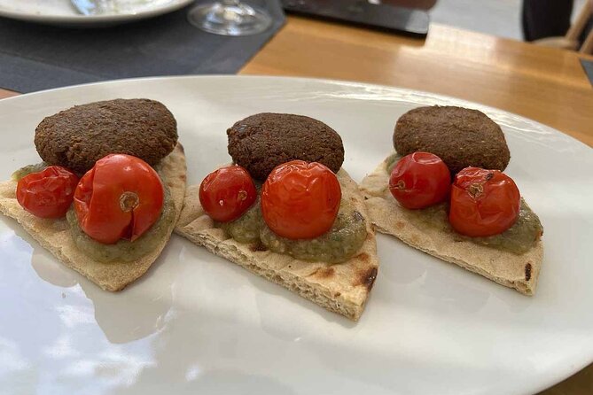 Private Santorini Wine Tour with 12 Wine Tastings and Dinner - Guides and service quality you can actually feel during the ride