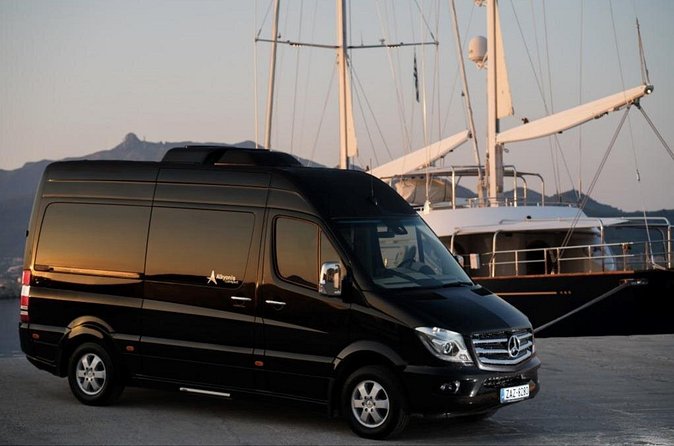 Private Transfer from Santorini Airport to Santorini - English-speaking support and private comfort